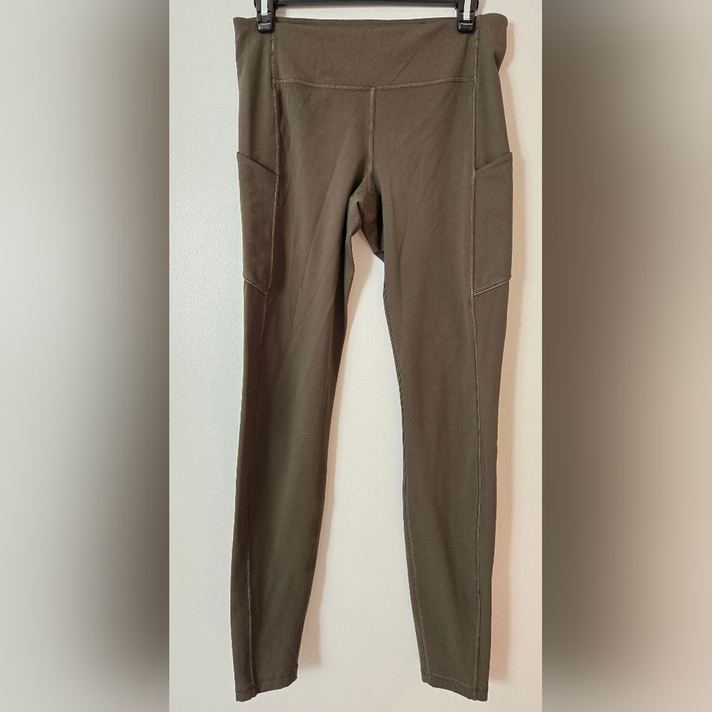 Lululemon Women’s Leggings 26.5” Olive Green, Sport Size 8, Side Pockets